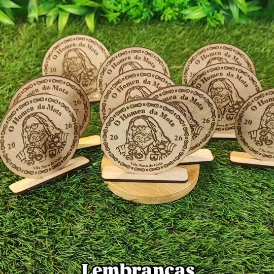 Lembranças em madeira gravadas a laser